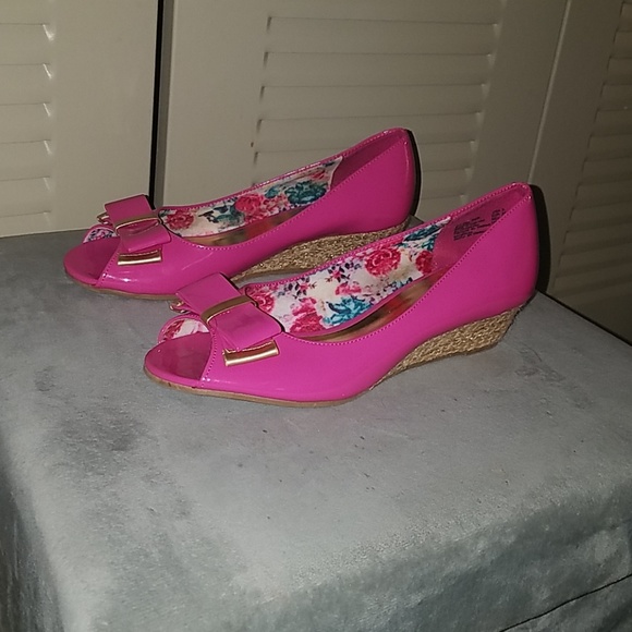Open-toed fuchsia Pink wedge shoes - Picture 5 of 5